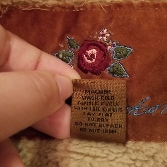 Teddy Vest with Hood 🐻 - Picture 7 of 7